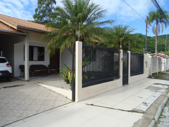 Imagem Casa com 2 Quartos para Alugar ou Temporada, 80 m² em Centro - Porto Belo Imagem Casa com 2 Quartos para Alugar ou Temporada, 80 m² em Centro - Porto Belo
