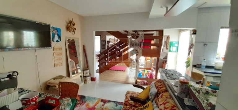 Imagem Casa com 3 Quartos à Venda, 200 m² em São João Do Rio Vermelho - Florianópolis Imagem Casa com 3 Quartos à Venda, 200 m² em São João Do Rio Vermelho - Florianópolis