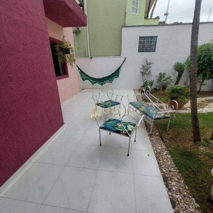 Imagem Sobrado com 3 Quartos à Venda, 190 m² em Bosque Dos Eucaliptos - São José Dos Campos