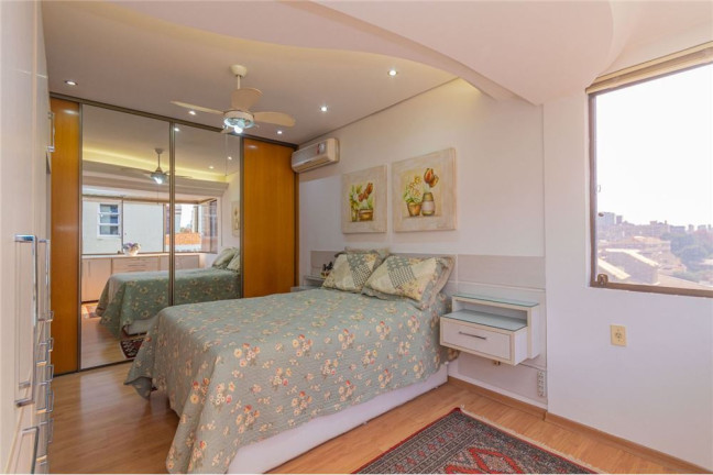 Imagem Apartamento com 3 Quartos à Venda, 157 m² em Menino Deus - Porto Alegre