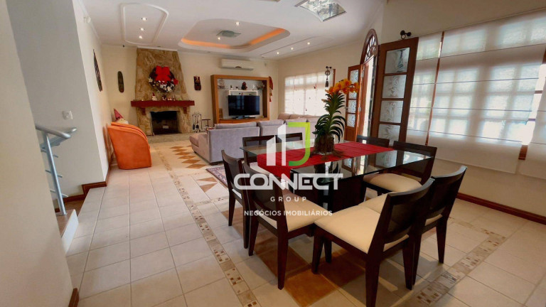 Imagem Casa com 4 Quartos à Venda, 350 m² em Praia Das Taquaras - Balneário Camboriú Imagem Casa com 4 Quartos à Venda, 350 m² em Praia Das Taquaras - Balneário Camboriú