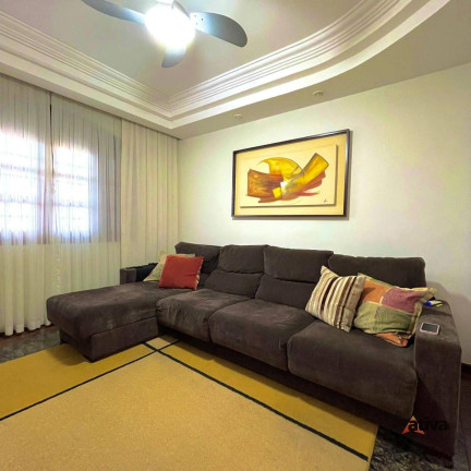Imagem Casa com 4 Quartos à Venda, 298 m²
