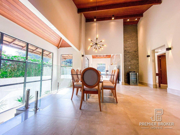 Imagem Casa com 4 Quartos à Venda, 260 m² em Comary - Teresópolis