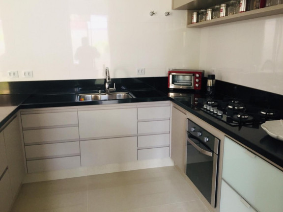 Imagem Casa de Condomínio com 4 Quartos à Venda, 212 m² em Atibaia