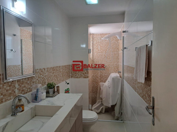 Imagem Apartamento com 3 Quartos à Venda, em Centro - Florianópolis Imagem Apartamento com 3 Quartos à Venda, em Centro - Florianópolis