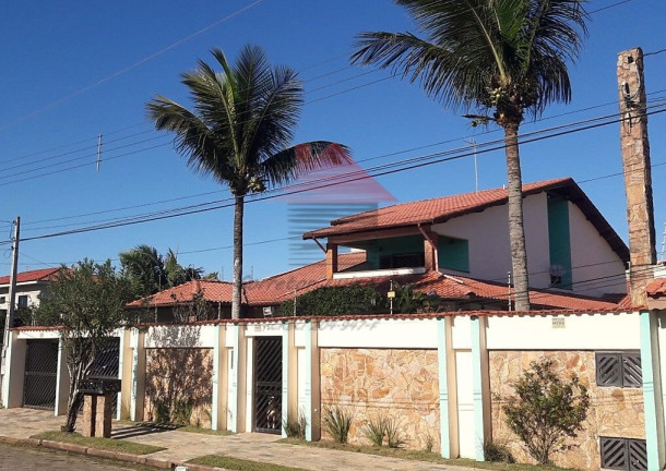 Imagem Casa com 8 Quartos à Venda, 450 m² em Maria Helena Novaes - Peruíbe