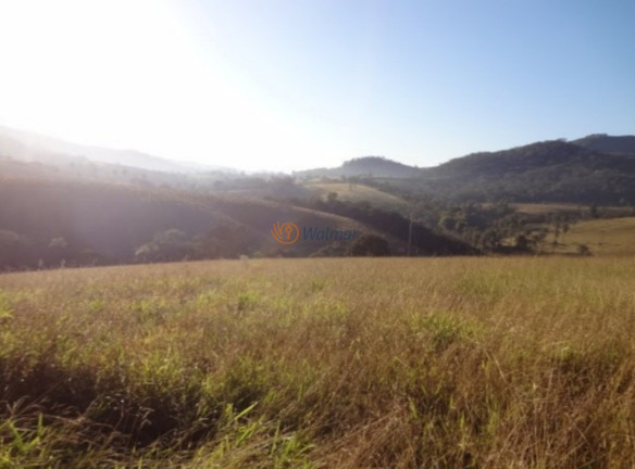 Imagem Imóvel com 3 Quartos à Venda, 320 m² em Centro - Monte Sião Imagem Imóvel com 3 Quartos à Venda, 320 m² em Centro - Monte Sião