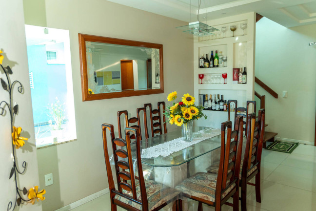 Imagem Casa com 5 Quartos à Venda, 360 m² em Centro - Maricá Imagem Casa com 5 Quartos à Venda, 360 m² em Centro - Maricá