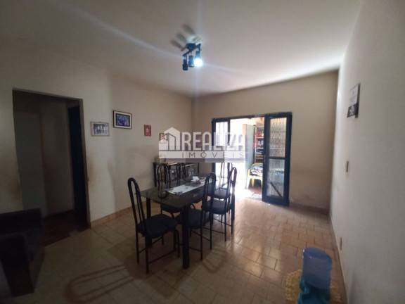 Imagem Casa com 3 Quartos à Venda, 300 m² em Conjunto Pontal - Uberaba Imagem Casa com 3 Quartos à Venda, 300 m² em Conjunto Pontal - Uberaba