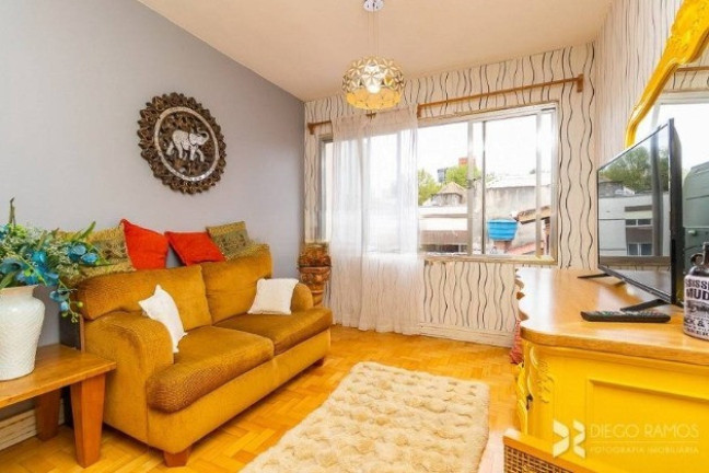 Imagem Imóvel com 3 Quartos à Venda, em Petrópolis - Porto Alegre Imagem Imóvel com 3 Quartos à Venda, em Petrópolis - Porto Alegre