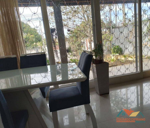 Casa com 3 Quartos à Venda, 220 m² em Sítio São José Dois - Taubaté