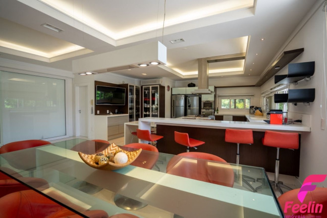Imagem Casa com 7 Quartos à Venda, 1.103 m² em Jurerê Internacional - Florianópolis Imagem Casa com 7 Quartos à Venda, 1.103 m² em Jurerê Internacional - Florianópolis