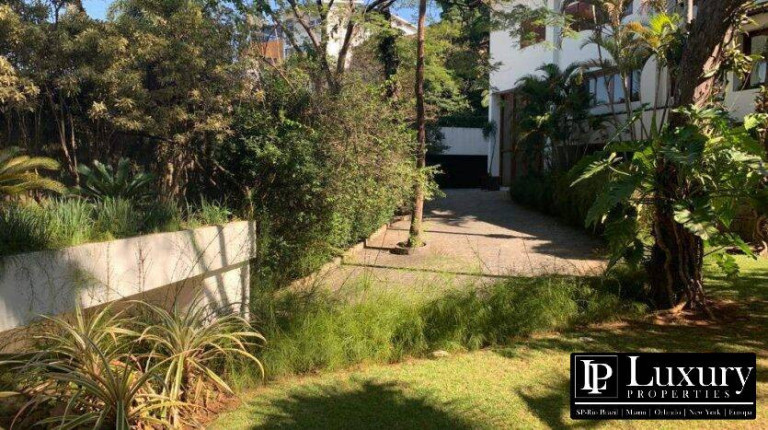 Imagem Casa com 5 Quartos à Venda, em Pacaembu - São Paulo Imagem Casa com 5 Quartos à Venda, em Pacaembu - São Paulo