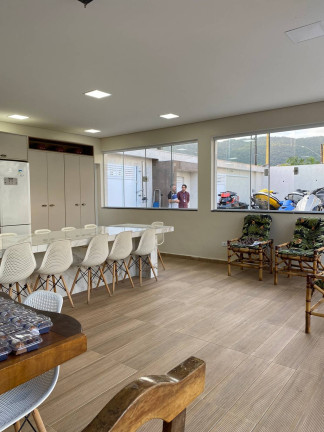 Imagem Casa com 6 Quartos à Venda, 10 m² em Flórida - Praia Grande Imagem Casa com 6 Quartos à Venda, 10 m² em Flórida - Praia Grande