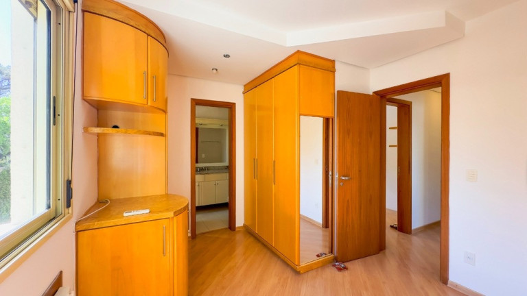 Imagem Imóvel com 3 Quartos à Venda, em Higienópolis - Porto Alegre Imagem Imóvel com 3 Quartos à Venda, em Higienópolis - Porto Alegre