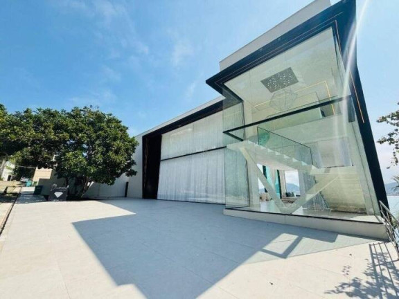 Casa com 8 Quartos à Venda,  em Península - Guarujá