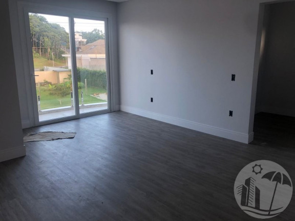 Imagem Casa com 3 Quartos à Venda, 240 m² em Santa Regina - Camboriú