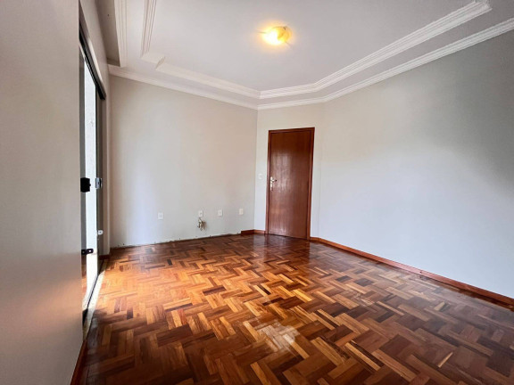 Imagem Sobrado com 3 Quartos à Venda, 196 m² em Country - Cascavel Imagem Sobrado com 3 Quartos à Venda, 196 m² em Country - Cascavel