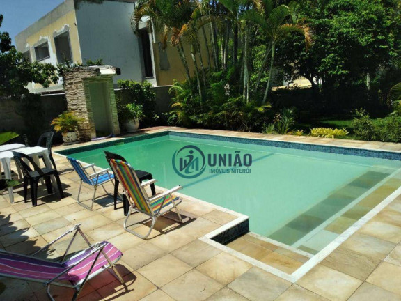 Casa com 4 Quartos à Venda, 400 m² em Piratininga - Niterói