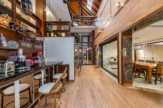 Imagem Casa com 3 Quartos à Venda, 600 m² em Cascatinha - Curitiba Imagem Casa com 3 Quartos à Venda, 600 m² em Cascatinha - Curitiba