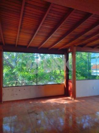 Imagem Imóvel com 3 Quartos à Venda, 214 m² em Jardim Lindóia - Porto Alegre