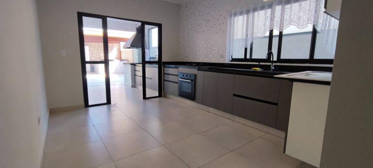 Imagem Casa com 3 Quartos à Venda, 155 m² em Jardim Do Lago - Atibaia Imagem Casa com 3 Quartos à Venda, 155 m² em Jardim Do Lago - Atibaia