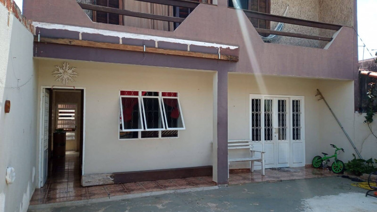 Imagem Casa com 3 Quartos à Venda, 174 m² em Centro - Boituva