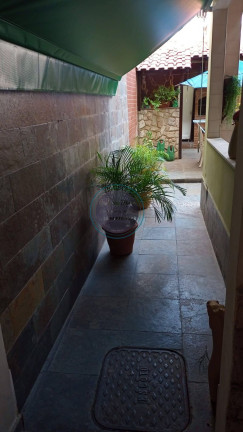 Imagem Casa com 4 Quartos à Venda, 200 m²