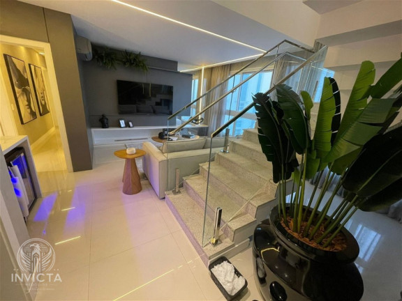 Imagem Cobertura com 3 Quartos à Venda, 240 m² em Centro - Balneário Camboriú