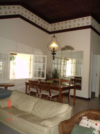 Imagem Casa com 5 Quartos à Venda, 200 m² em Estrada Do Coco - Lauro De Freitas