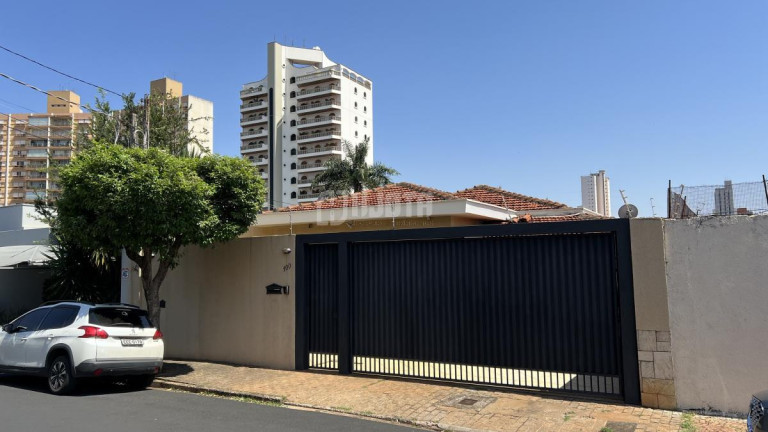 Casa com 3 Quartos à Venda, 205 m² em Centro - São José Do Rio Preto