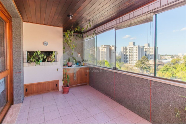 Imagem Imóvel com 3 Quartos à Venda, 281 m² em Cristo Redentor - Porto Alegre Imagem Imóvel com 3 Quartos à Venda, 281 m² em Cristo Redentor - Porto Alegre