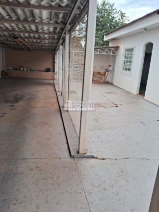 Foto do imóvel Casa com 2 Quartos à Venda, 210 m² em Mercês - Uberaba