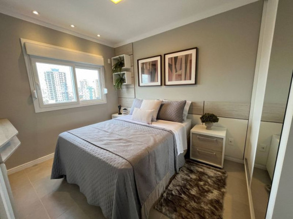 Imagem Apartamento com 2 Quartos à Venda, 76 m² em Centro