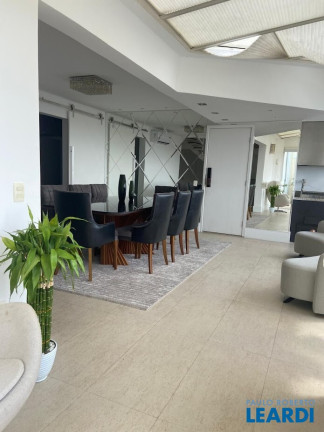Imagem Cobertura com 2 Quartos à Venda, 227 m² em Centro - Santo André