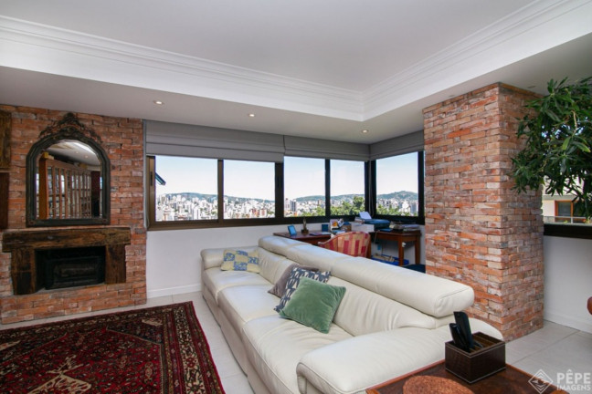 Imagem Imóvel com 3 Quartos à Venda, 243 m² em Rio Branco - Porto Alegre Imagem Imóvel com 3 Quartos à Venda, 243 m² em Rio Branco - Porto Alegre