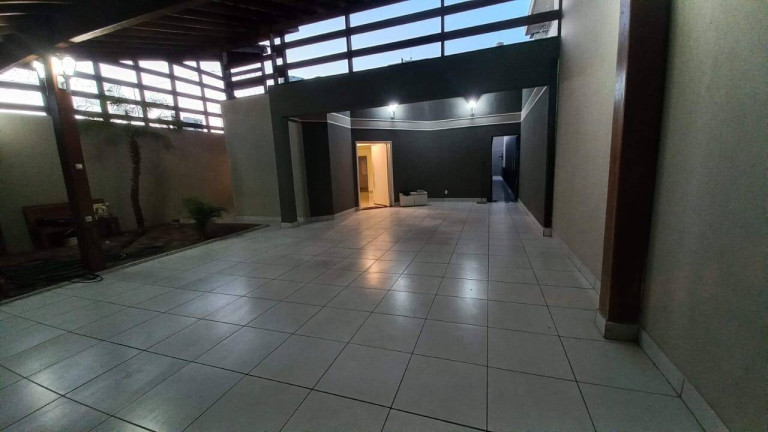 Imagem Casa com 3 Quartos à Venda, 250 m² em Jardim Paulista - Bauru