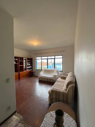 Imagem Casa com 3 Quartos à Venda, 330 m² em Botucatu