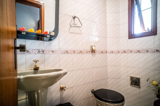 Imagem Imóvel com 3 Quartos à Venda, em Jardim Planalto - Porto Alegre Imagem Imóvel com 3 Quartos à Venda, em Jardim Planalto - Porto Alegre