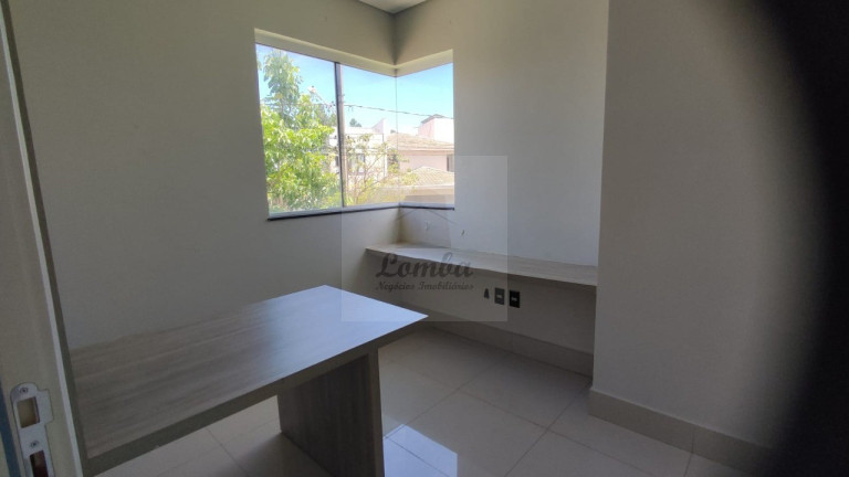 Imagem Casa com 5 Quartos para Alugar, 382 m² em Jardim Itália - Cuiabá