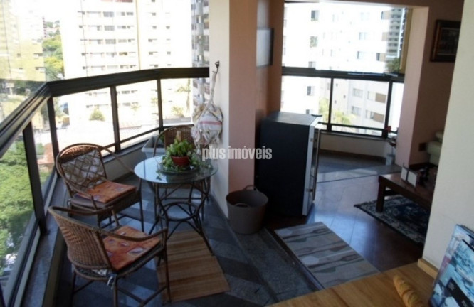 Imagem Apartamento com 4 Quartos à Venda, 200 m² em Moema - São Paulo