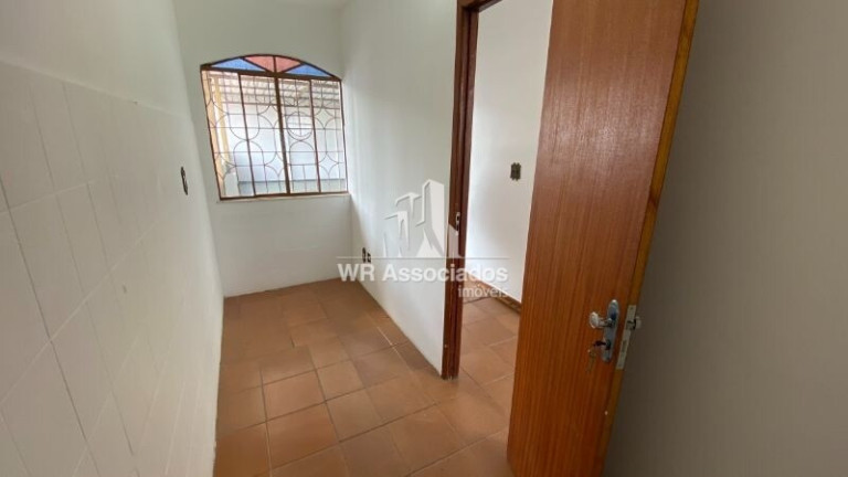 Imagem Casa com 4 Quartos à Venda, 480 m²