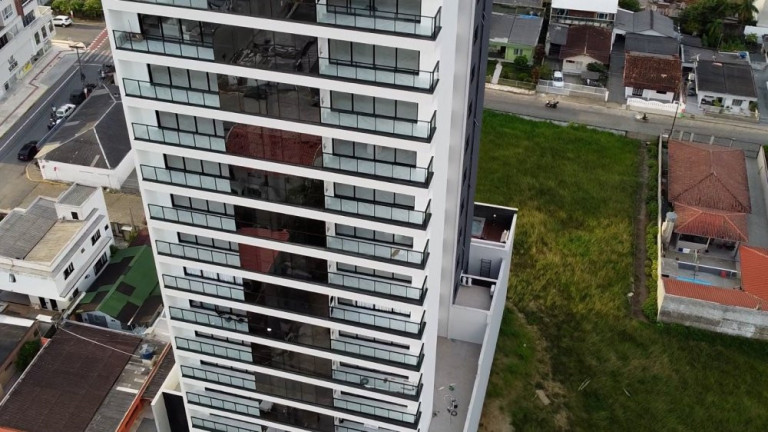 Imagem Apartamento com 2 Quartos à Venda, 79 m² em Centro - Camboriú