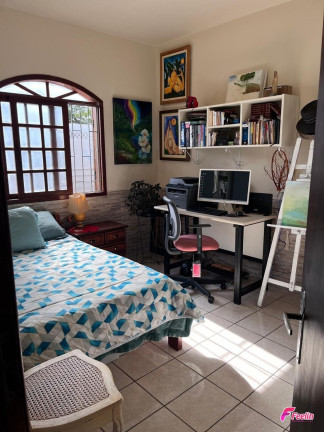 Imagem Casa com 4 Quartos à Venda, 148 m² em Trindade - Florianópolis