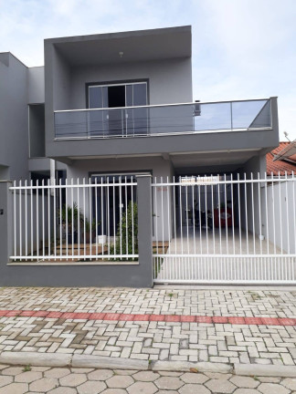 Imagem Sobrado com 3 Quartos à Venda, 149 m² em Balneário Perequê - Porto Belo Imagem Sobrado com 3 Quartos à Venda, 149 m² em Balneário Perequê - Porto Belo