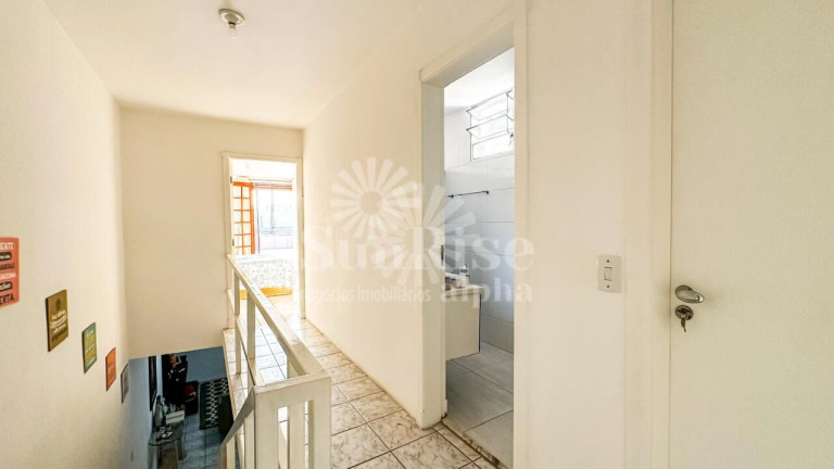 Imagem Casa com 3 Quartos à Venda, 180 m² em Vila Pirajussara - São Paulo