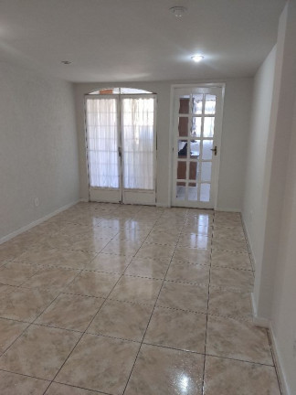 Casa com 2 Quartos à Venda, 107 m² em Jardim Amália - Volta Redonda
