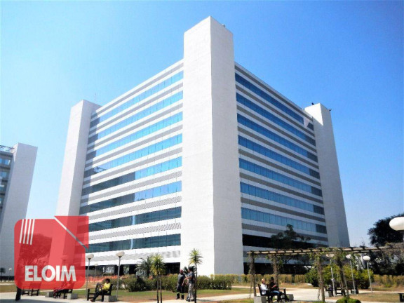 Sala Comercial à Venda ou Locação, 2.844 m² em Jardim São Luís - São Paulo
