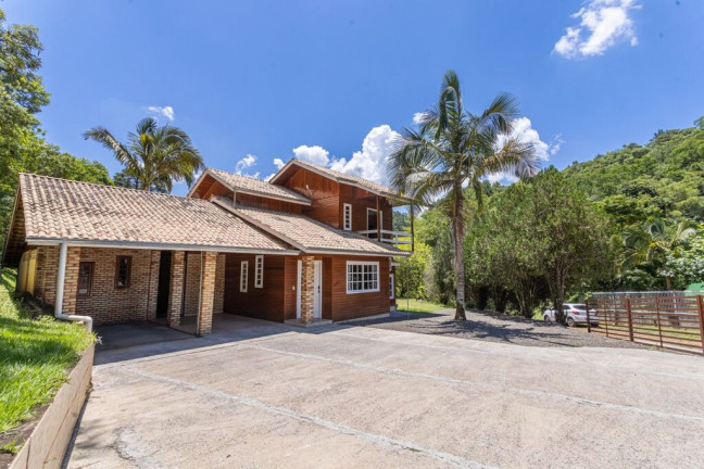 Imagem Casa com 3 Quartos à Venda, 160 m² em Centro - Lacerdópolis
