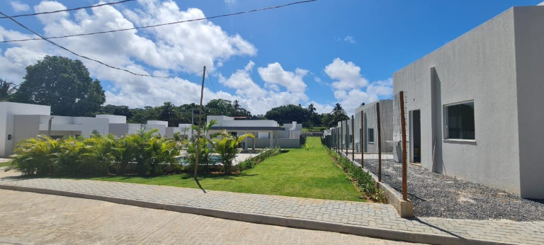 Imagem Casa com 2 Quartos à Venda, 60 m² em Estrada Do Coco - Camaçari